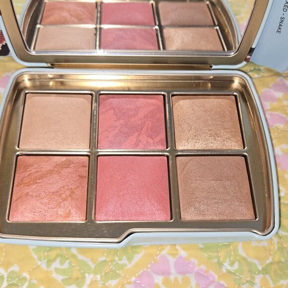 Hourglass Ambient Palette - Picture 5 of 5